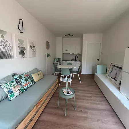 Apartment With Private Parking Lecco
