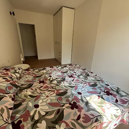 Apartment With Private Parking Lecco