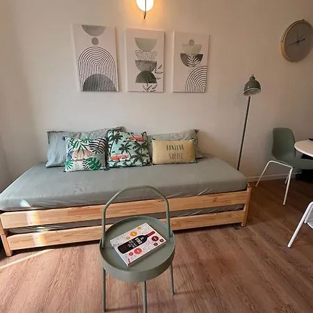 With Private Parking * ليكو